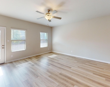 1508 Lannon Lane - Photo Thumbnail 5