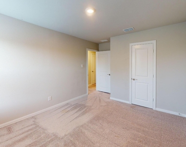 1508 Lannon Lane - Photo Thumbnail 13