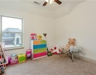 4417 Keokuk Drive - Photo Thumbnail 24