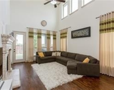 4417 Keokuk Drive - Photo Thumbnail 7