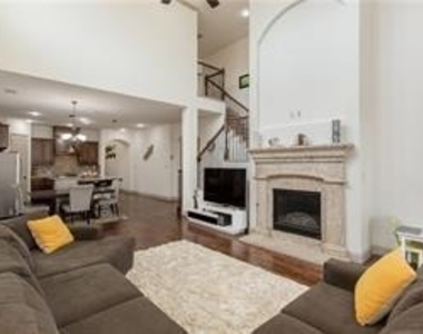 4417 Keokuk Drive - Photo Thumbnail 9
