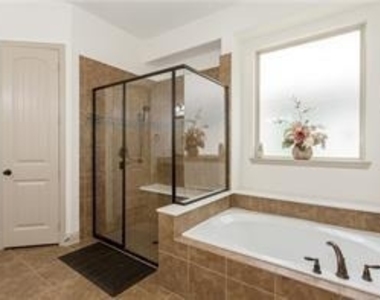 4417 Keokuk Drive - Photo Thumbnail 14