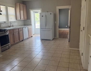 2701 Stuart Drive - Photo Thumbnail 12