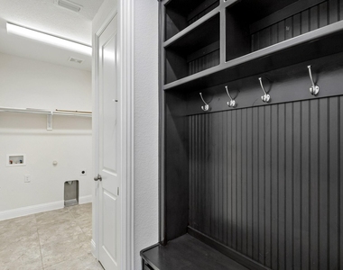 400 Warwick Boulevard - Photo Thumbnail 26