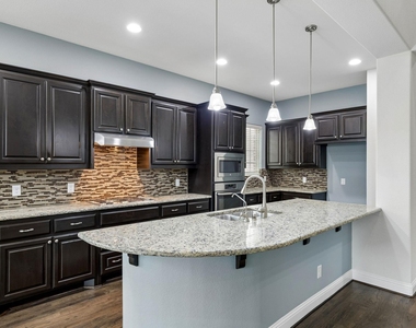 400 Warwick Boulevard - Photo Thumbnail 2