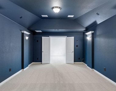 400 Warwick Boulevard - Photo Thumbnail 35