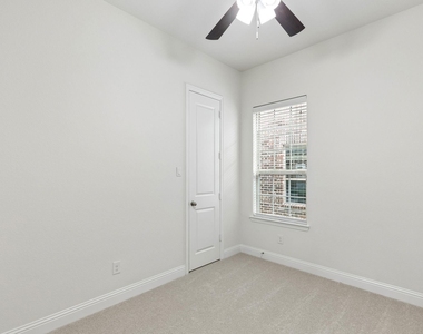 400 Warwick Boulevard - Photo Thumbnail 20