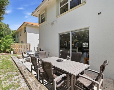 13533 Fountain View Boulevard - Photo Thumbnail 18