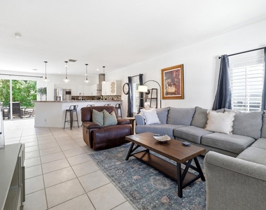 13533 Fountain View Boulevard - Photo Thumbnail 2