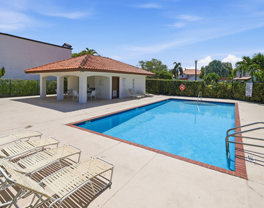 13533 Fountain View Boulevard - Photo Thumbnail 20