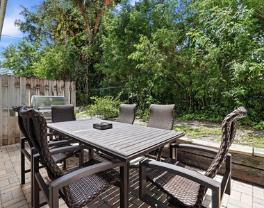 13533 Fountain View Boulevard - Photo Thumbnail 17