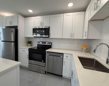 353 Preston I Drive - Photo Thumbnail 6