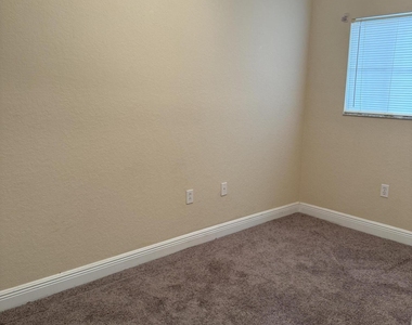 4723 Lucerne Lakes Boulevard E - Photo Thumbnail 3