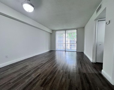 1196 Nw 40th Avenue - Photo Thumbnail 2