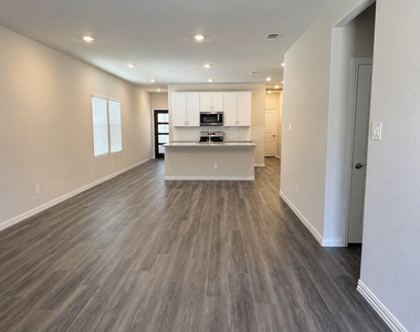 205 Travine Drive - Photo Thumbnail 3