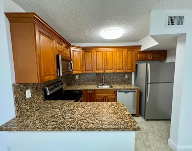 3662 Sw 59th Avenue - Photo Thumbnail 4
