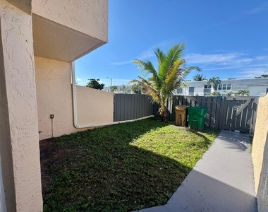 3662 Sw 59th Avenue - Photo Thumbnail 15