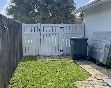 19131 Fairlawn Way - Photo Thumbnail 17