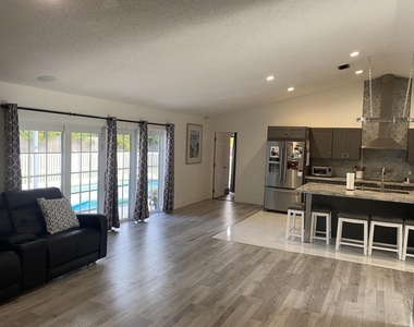 19131 Fairlawn Way - Photo Thumbnail 2