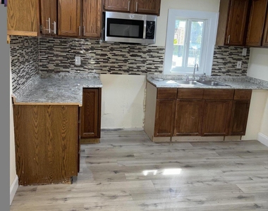 1717 Linwood Avenue - Photo Thumbnail 2