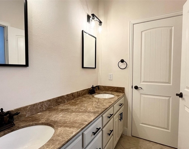 2209 Kirby Street - Photo Thumbnail 15