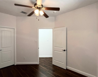 2209 Kirby Street - Photo Thumbnail 11