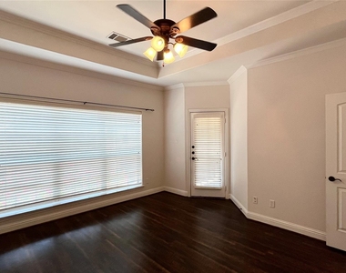 2209 Kirby Street - Photo Thumbnail 7