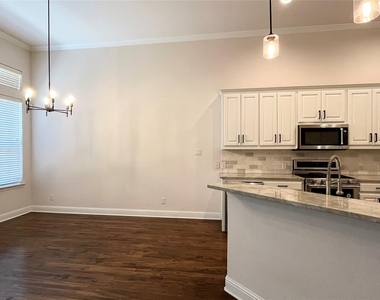 2209 Kirby Street - Photo Thumbnail 2
