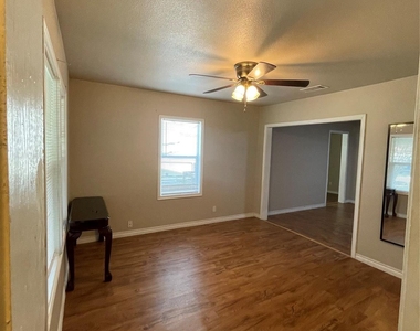 1018 Dubois Street - Photo Thumbnail 1