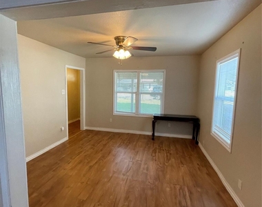 1018 Dubois Street - Photo Thumbnail 3
