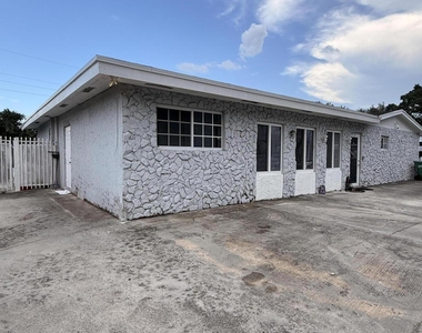 17131 Nw 44th Avenue - Photo Thumbnail 8