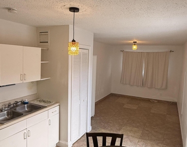 17131 Nw 44th Avenue - Photo Thumbnail 1