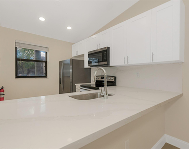 9951 Nob Hill Place - Photo Thumbnail 6