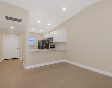 9951 Nob Hill Place - Photo Thumbnail 4