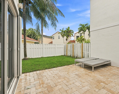 1115 Sw 180th Terrace - Photo Thumbnail 34