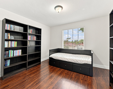 1115 Sw 180th Terrace - Photo Thumbnail 7