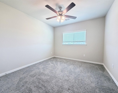 2871 Baneberry Lane - Photo Thumbnail 19