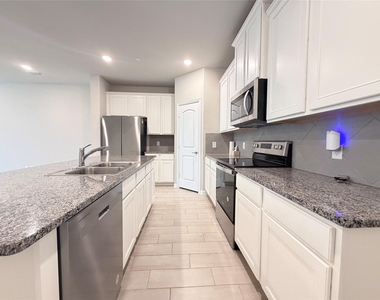 2871 Baneberry Lane - Photo Thumbnail 6