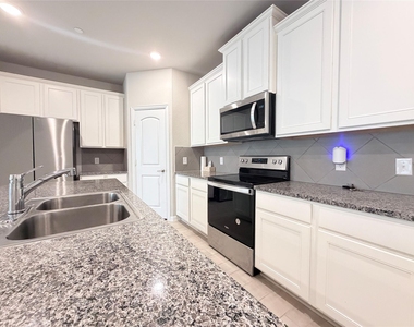 2871 Baneberry Lane - Photo Thumbnail 7