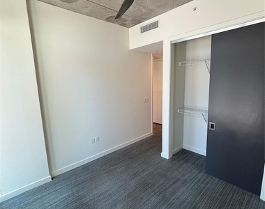 1801 N Pearl Street - Photo Thumbnail 17