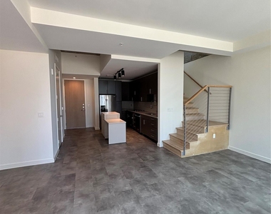 1801 N Pearl Street - Photo Thumbnail 3