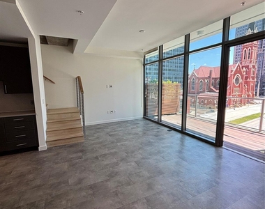 1801 N Pearl Street - Photo Thumbnail 5