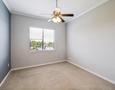 3025 Bryan Street - Photo Thumbnail 19