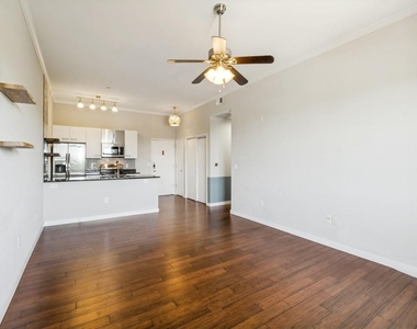 3025 Bryan Street - Photo Thumbnail 10
