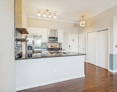 3025 Bryan Street - Photo Thumbnail 9