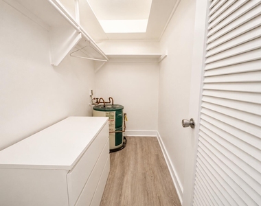 3226 Ne 12th Street - Photo Thumbnail 7