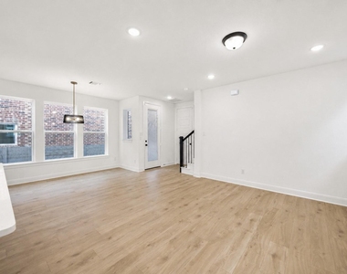 4801 Vizsla Lane - Photo Thumbnail 8