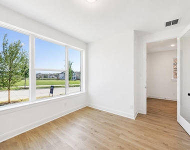 4801 Vizsla Lane - Photo Thumbnail 13