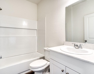 720 Holly Street - Photo Thumbnail 10