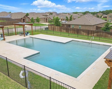 720 Holly Street - Photo Thumbnail 16